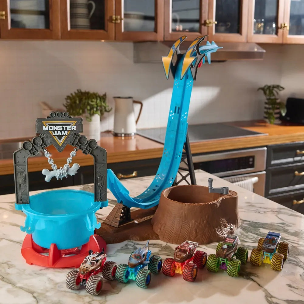 Monster Jam Mud Blasters Monster Truck Playset with Dunk Tank Action