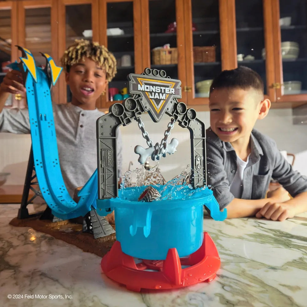 Monster Jam Mud Blasters Monster Truck Playset with Dunk Tank Action