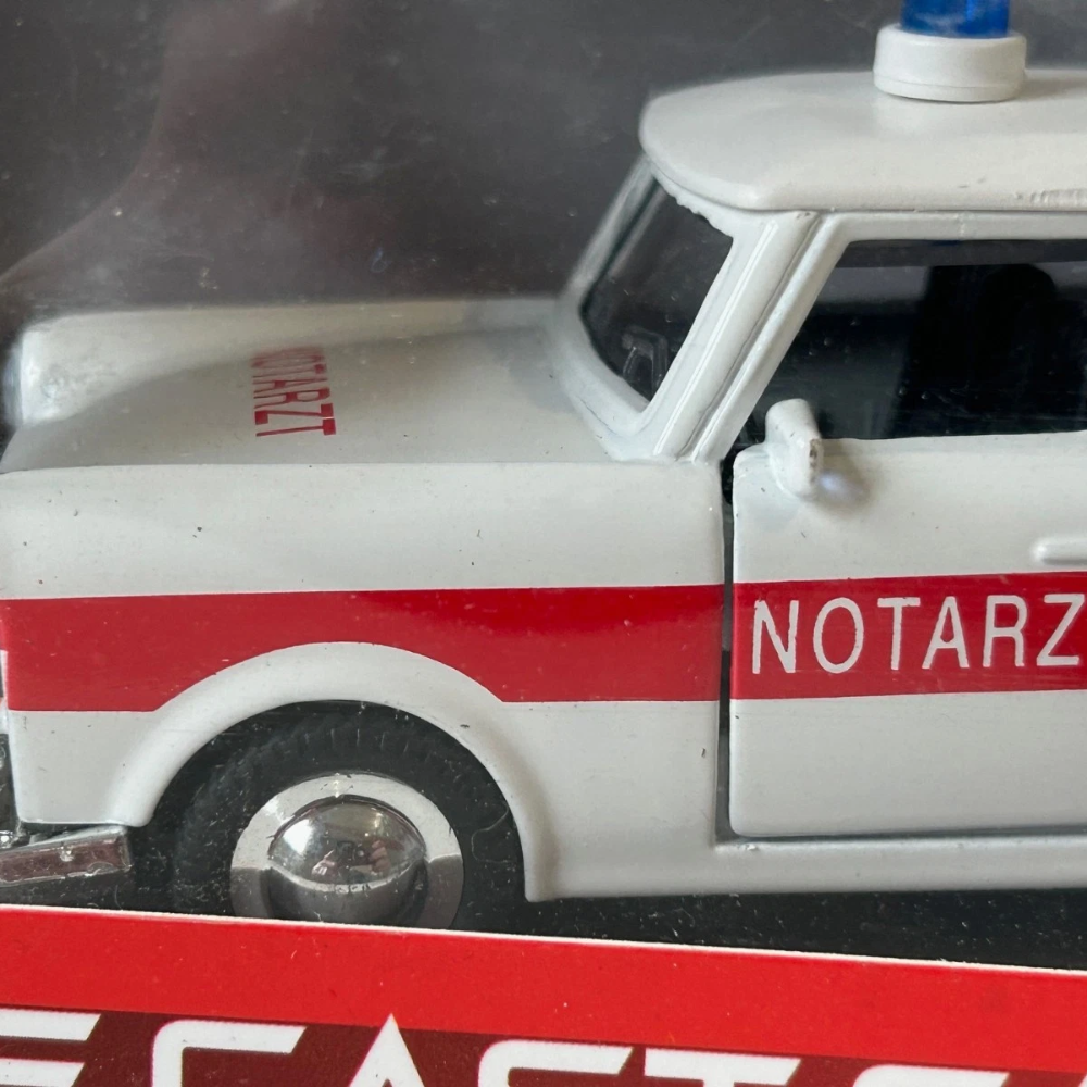 Trabant 601 Notarzt Ambulance Diecast Model Car Toy 1:32 Scale East Germany