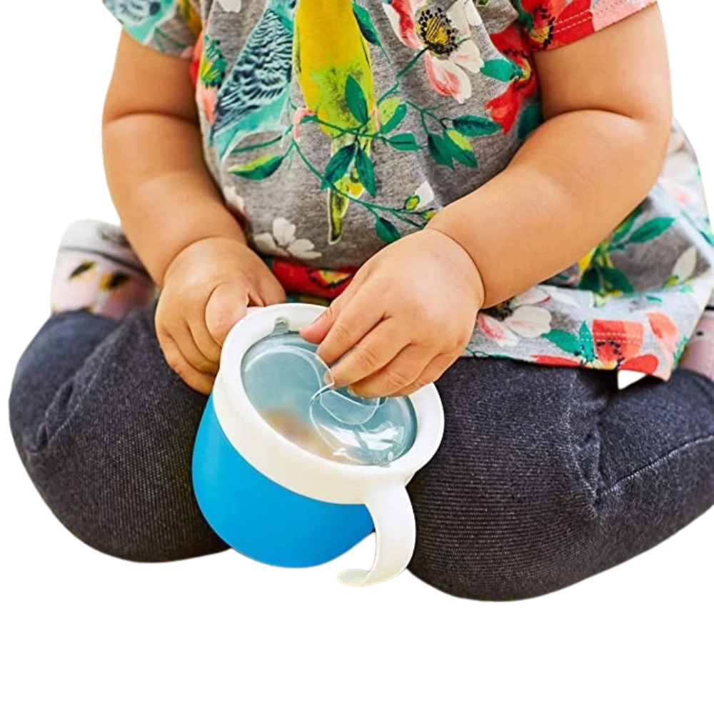 Munchkin Nibbles & Giggles Snack Catcher and Miracle 360 Sippy Cup Gift Set