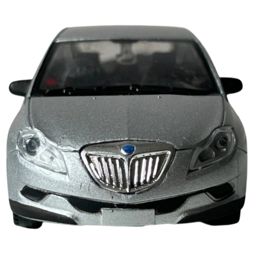 Welly Lancia Delta Silver Diecast Model Car Toy 1:43 Scale Italian Classic Family Car Collectible