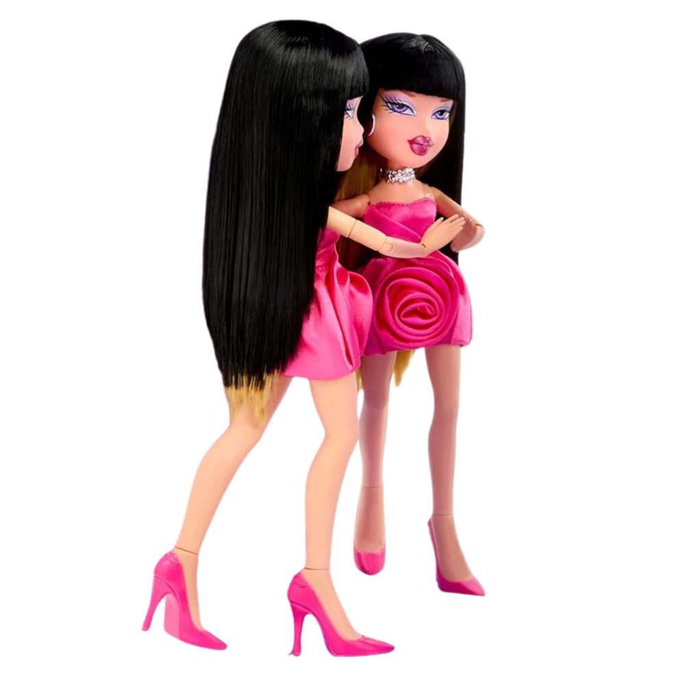 Bratz What'z in My Closet Dana Fashion Doll Playset 40+ Fashion Looks Outfits & Accessories Age 6+