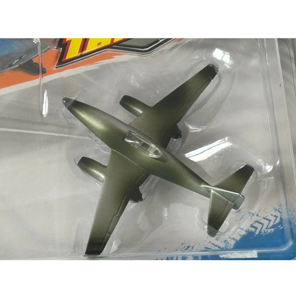Messerschmitt Me 262 German Aircraft Diecast Model Toy Maisto 1:100 Scale Collectible Plane