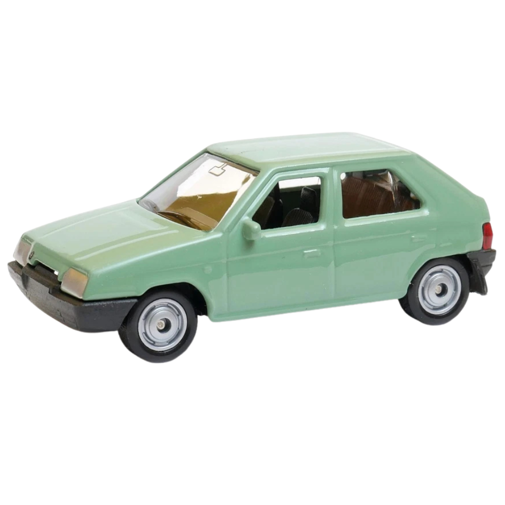 Welly Skoda 100, Favorit & Octavia 1:60 Scale Diecast Czech Car Model Toy