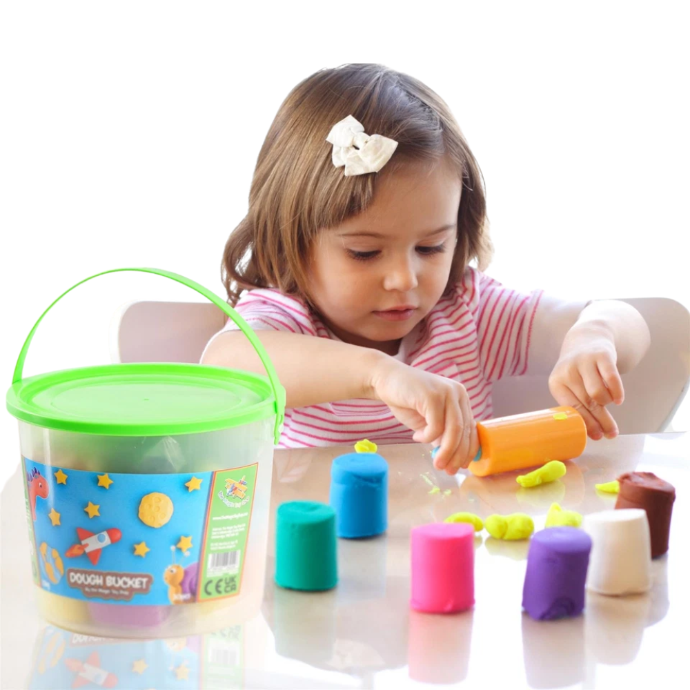 The Magic Toy Shop Dough Bucket Modelling Clay 1.5kg Kids Non Toxic 10 Colours Creative Fun