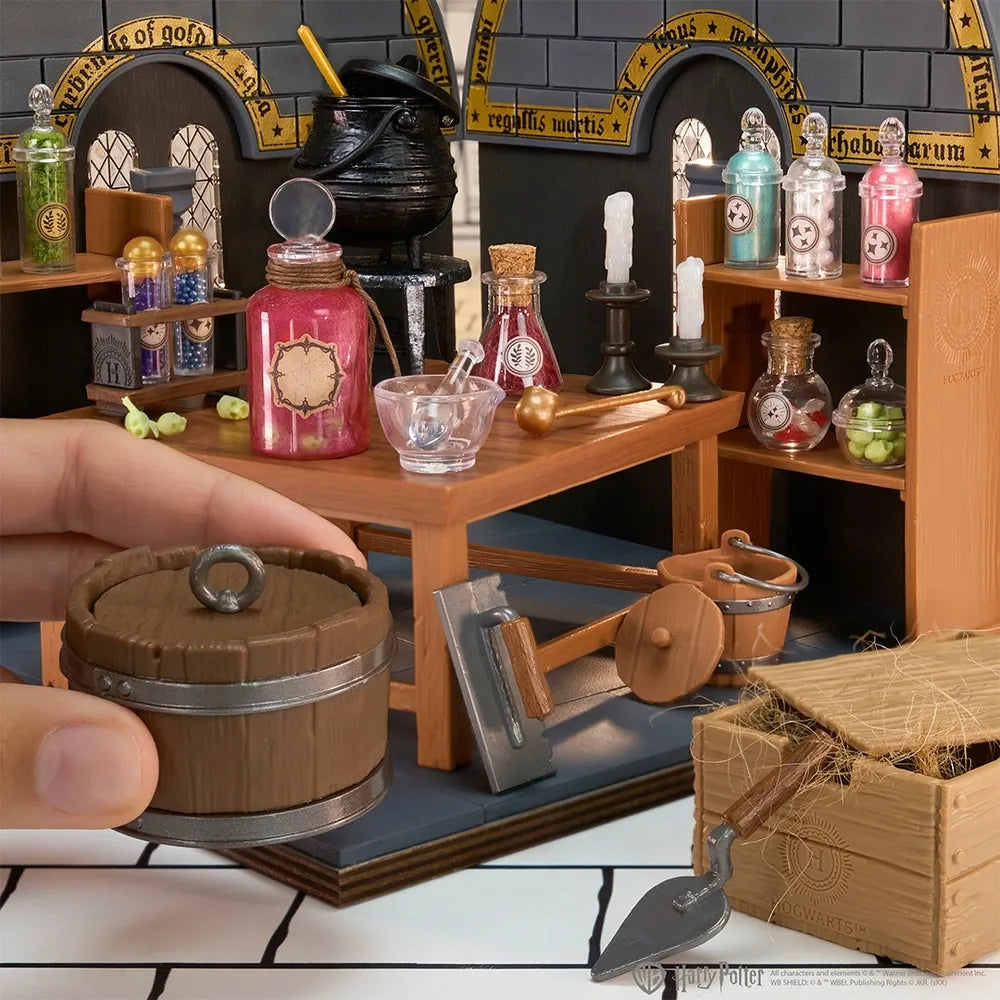 MGA Miniverse Make It Mini: Harry Potter Potions Classroom Mini Playset