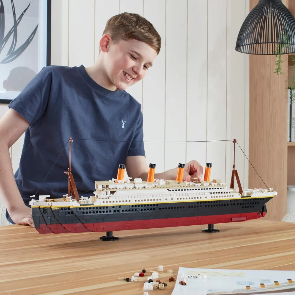 Build-It Deluxe Titanic 878-Piece Oxford Building Brick Set
