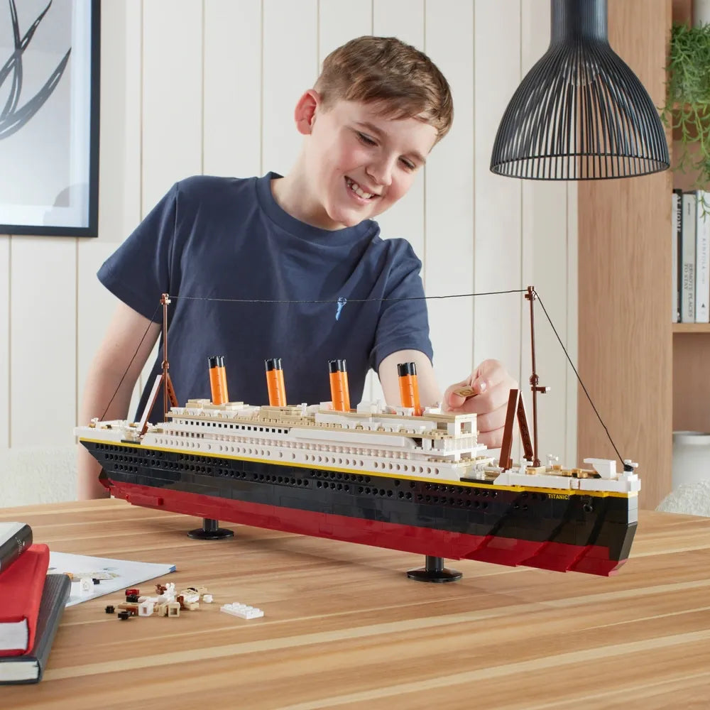Build-It Deluxe Titanic 878-Piece Oxford Building Brick Set