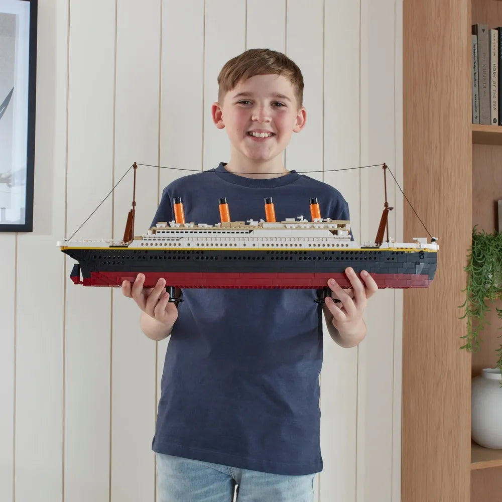 Build-It Deluxe Titanic 878-Piece Oxford Building Brick Set