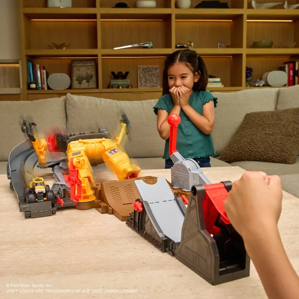 Monster Jam Smash & Bash 1:64 SmashBot Playset