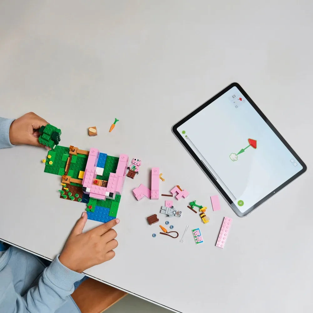 LEGO Minecraft 21268 Baby Pig House Playset